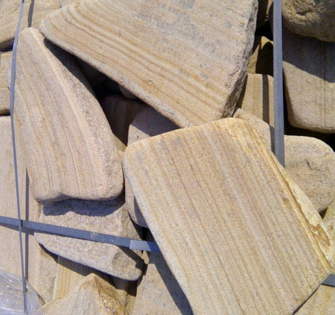 Kamenclub.ru: Песчаник пластушка галтованный желтый с рисунком (3 см)  купить в Ростове-на-Дону плитняк - пластушка желтый песчаник 21000 руб/м3   фото КАМЕНЬ КЛУБ