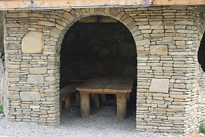 Kamenclub.ru: Песчаник для строительства и кладки блочный (фр 100-200 мм)  купить в Ростове-на-Дону песчаник бежевый серый рыжий валун мелкий для строительства песчаник 6500 руб/т   фото КАМЕНЬ КЛУБ