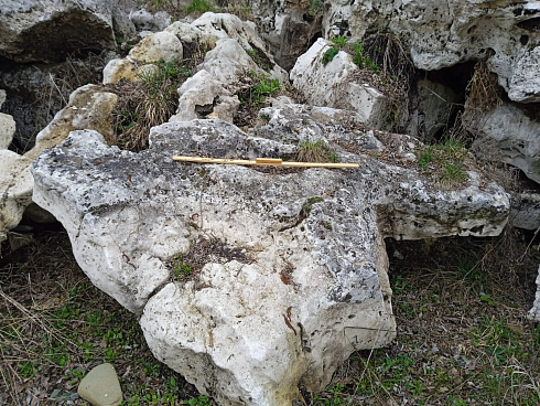 Kamenclub.ru: Выветренный известняк (степной) фр. 500-1500 мм.  купить в Ростове-на-Дону    10000 руб/т   фото КАМЕНЬ КЛУБ