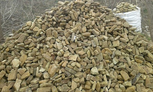 Kamenclub.ru: Песчаник для строительства и кладки блочный (фр 100-200 мм)  купить в Ростове-на-Дону песчаник бежевый серый рыжий валун мелкий для строительства песчаник 6500 руб/т   фото КАМЕНЬ КЛУБ