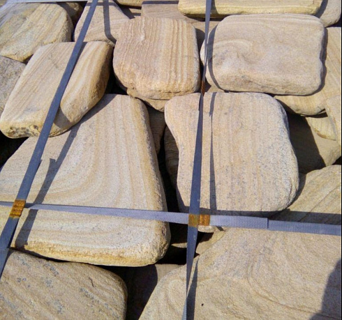 Kamenclub.ru: Песчаник пластушка галтованный желтый с рисунком (3 см)  купить в Ростове-на-Дону плитняк - пластушка желтый песчаник 21000 руб/м3   фото КАМЕНЬ КЛУБ