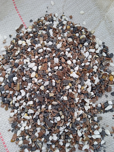 Kamenclub.ru: Мраморная крошка (щебень крошка микс: белый-зеленый-розовый) фр. 5-10 мм  купить в Ростове-на-Дону мрамор белый, зеленый, розовый, разноцветный, молочный декоративная ландшафтная мраморная крошка 9500 руб/т   фото КАМЕНЬ КЛУБ