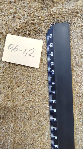 Кварцевый песок для площадок фр. 0,6-1,2 мм.  купить в Ростове-на-Дону фото Камень Клуб