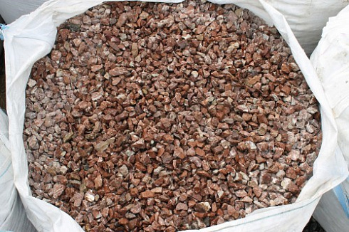 Kamenclub.ru: Мраморная крошка (щебень крошка розовый) фр. 20-40 мм.  купить в Ростове-на-Дону мрамор розовый, красный мраморная крошка декоративная 11000 руб/т   фото КАМЕНЬ КЛУБ