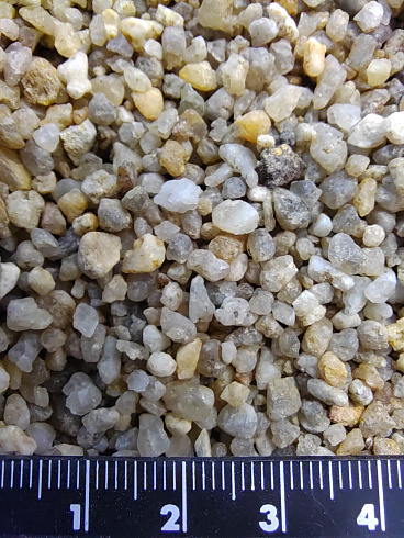 Кварцевый песок для площадок фр. 2-5 мм.  купить в Ростове-на-Дону фото Камень Клуб