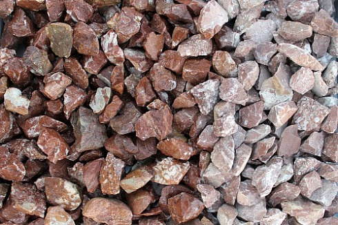 Kamenclub.ru: Мраморная крошка (щебень крошка розовый) фр. 20-40 мм.  купить в Ростове-на-Дону мрамор розовый, красный мраморная крошка декоративная 11000 руб/т   фото КАМЕНЬ КЛУБ