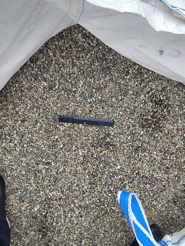 Kamenclub.ru: Галька речная окат (серая) фр.5-10 мм купить  в Ростове-на-Дону галька речная серая, серый, темно-серый, светло-серый, коричневый речная окатанная галька декоративная ландшатфная 5000 руб/т   фото КАМЕНЬ КЛУБ