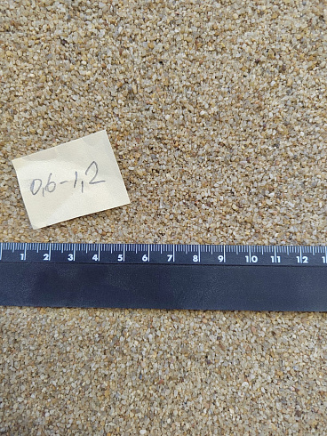 Кварцевый песок для площадок фр. 0,6-1,2 мм.  купить в Ростове-на-Дону фото Камень Клуб