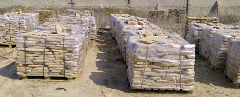 Kamenclub.ru: Песчаник пластушка галтованный желтый с рисунком (3 см)  купить в Ростове-на-Дону плитняк - пластушка желтый песчаник 21000 руб/м3   фото КАМЕНЬ КЛУБ