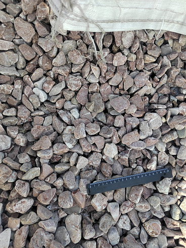 Kamenclub.ru: Мраморная крошка (щебень галтованный розовый) фр.20-40 мм.  купить в Ростове-на-Дону мрамор розовый, красный оголтованный округлый щебень  15000 руб/т   фото КАМЕНЬ КЛУБ