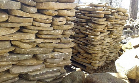 Kamenclub.ru: Песчаник колотый для облицовки (фр. 2-3 см)  купить в Ростове-на-Дону песчаник бежевый серый рыжий песчаник строительный 5000 руб/т   фото КАМЕНЬ КЛУБ