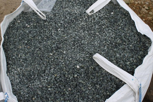 Kamenclub.ru: Щебень крошка зеленый (змеевик) фр. 10-20 мм.  купить в Ростове-на-Дону змеевик зеленый, салатовый декоративная ландшафтная каменная крошка щебня 7 200 руб/т   фото КАМЕНЬ КЛУБ