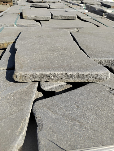 Kamenclub.ru: Песчаник галтованный для облицовки (фр. 2-5 см)  купить в Ростове-на-Дону песчник рыжий желтый серый песчаник окатанный речной 6 000 руб/т   фото КАМЕНЬ КЛУБ