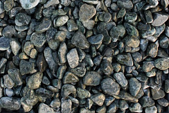 Kamenclub.ru: Щебень галтованный зеленый (змеевик) фр. 20-40 мм.  купить в Ростове-на-Дону мрамор зеленый, салатовый оголтованный щебень мраморный 12500 руб/т   фото КАМЕНЬ КЛУБ