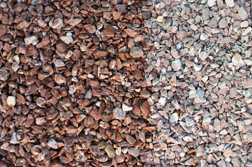 Kamenclub.ru: Мраморная крошка (щебень галтованный розовый) фр.10-20 мм.  купить в Ростове-на-Дону мрамор розовый, красный ландшафтный декоративный окатанный округлый щебень 15000 руб/т   фото КАМЕНЬ КЛУБ