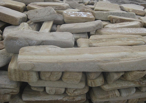 Kamenclub.ru: Песчаник пластушка галтованный желтый с рисунком (3 см)  купить в Ростове-на-Дону плитняк - пластушка желтый песчаник 21000 руб/м3   фото КАМЕНЬ КЛУБ