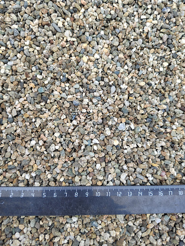 Kamenclub.ru: Галька речная окат (серая) фр.3-5 мм купить  в Ростове-на-Дону галька речная серая бежевый темно-серый окатанный речной камень округлый 9500 руб/т   фото КАМЕНЬ КЛУБ