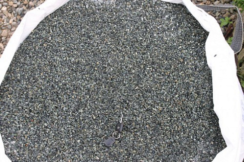 Kamenclub.ru: Щебень крошка зеленый (змеевик) фр. 5-10 мм  купить в Ростове-на-Дону змеевик зеленый, салатовый ландшафтный декоративный щебень крошка 7 200 руб/т   фото КАМЕНЬ КЛУБ