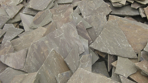 Kamenclub.ru: Песчаник пластушка серо-зеленый (4,0 см- 5,0 см)  купить в Ростове-на-Дону песчаник серо-зеленый, серый, зеленый песчаник рваный ландшафтный колотый 9000 руб/м3   фото КАМЕНЬ КЛУБ