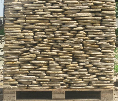 Kamenclub.ru: Песчаник пластушка галтованный желтый с рисунком (3 см)  купить в Ростове-на-Дону плитняк - пластушка желтый песчаник 21000 руб/м3   фото КАМЕНЬ КЛУБ