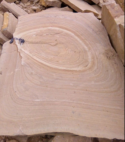 Kamenclub.ru: Форматный камень (плаха) пошаговая дорожка от 70-150 см (4 -12 см)  купить в Ростове-на-Дону плитняк  форматный плаха желтый песчаник 9 000 руб/т   фото КАМЕНЬ КЛУБ