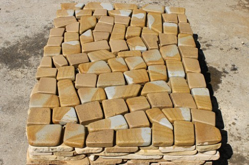 Kamenclub.ru: Песчаник брусчатка (Готика) art PSG-L-01  купить в Ростове-на-Дону    2300 руб/кв.м   фото КАМЕНЬ КЛУБ