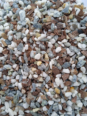 Kamenclub.ru: Мраморная крошка (щебень крошка микс: белый-зеленый-розовый) фр. 5-10 мм  купить в Ростове-на-Дону мрамор белый, зеленый, розовый, разноцветный, молочный декоративная ландшафтная мраморная крошка 9500 руб/т   фото КАМЕНЬ КЛУБ