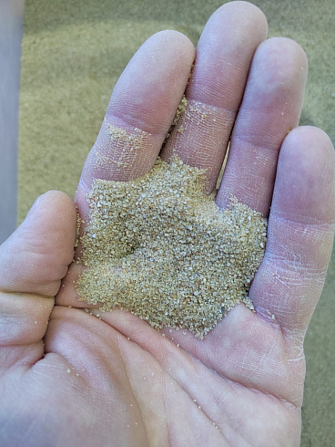 Кварцевый песок для площадок фр. 0,16-0,63 мм.  купить в Ростове-на-Дону фото Камень Клуб