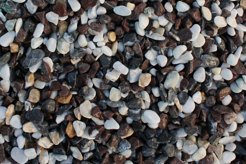 Kamenclub.ru: Мраморная крошка (щебень галтованный микс:: серый-зеленый-розовый) фр.10-20 мм.  купить в Ростове-на-Дону мрамор серый, зеленый, розовый щебень окатанный округлый декоративный ландшафтный 15500 руб/т   фото КАМЕНЬ КЛУБ