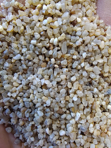 Кварцевый песок сухой фракцинированный фр. 1,6-4 мм.  купить в Ростове-на-Дону фото Камень Клуб