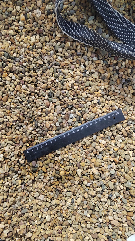 Kamenclub.ru: Галька окат (серо-желтая) фр.5-10 мм. купить  в Ростове-на-Дону галька речная рыжий, желтый, рыжий, серо-желтый речная окатанная галька декоративная 5000 руб/т   фото КАМЕНЬ КЛУБ