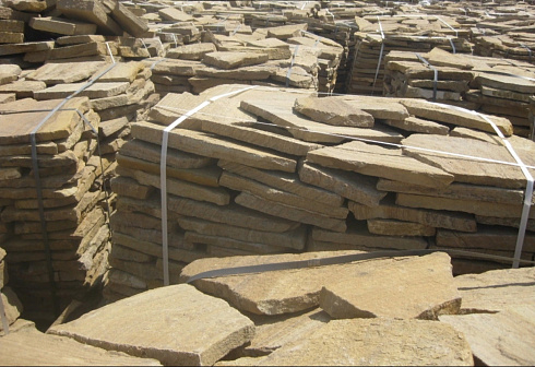 Kamenclub.ru: Песчаник пластушка желтый с рисунком (3 см)  купить в Ростове-на-Дону песчаник желтый с рисунком, рыжий, желтый песчаник пластушка ландшафтная рваная 8 500 руб/м3   фото КАМЕНЬ КЛУБ