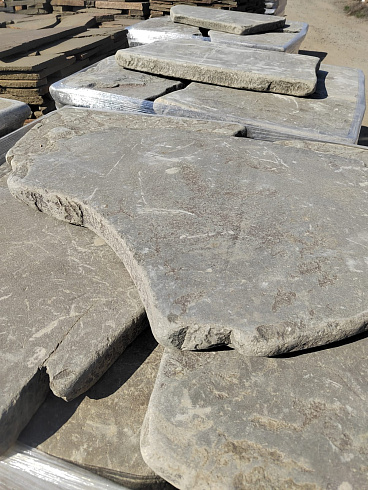 Kamenclub.ru: Песчаник галтованный для облицовки (фр. 2-5 см)  купить в Ростове-на-Дону песчник рыжий желтый серый песчаник окатанный речной 6 000 руб/т   фото КАМЕНЬ КЛУБ