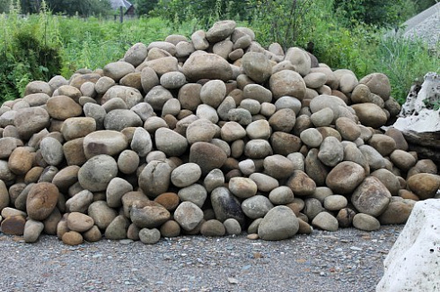 Kamenclub.ru: Песчаник ядра, фр. 100-300 мм  купить в Ростове-на-Дону песчаник бежевый серый рыжий речная галька 5 000 руб/т   фото КАМЕНЬ КЛУБ