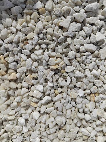 Kamenclub.ru: Мраморная крошка, щебень, цвет-белый, фр. 5-10 мм.  купить в Ростове-на-Дону мрамор белый, айвори, молочный мраморная каменная крошка ландшафтная 12000 руб/т   фото КАМЕНЬ КЛУБ