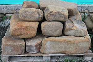 Kamenclub.ru: Песчаник для строительства и кладки (фр. 200-400 мм)  купить в Ростове-на-Дону песчаник бежевый серый рыжий желтый блоки для строительства из песчаника 6500 руб/т   фото КАМЕНЬ КЛУБ