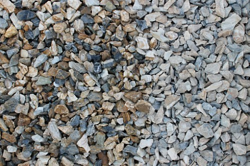 Kamenclub.ru: Мраморная крошка (щебень крошка медовый), фр. 10-20 мм.  купить в Ростове-на-Дону песчаник бежевый, серый каменная ландшафтная крошка  12000 руб/т   фото КАМЕНЬ КЛУБ