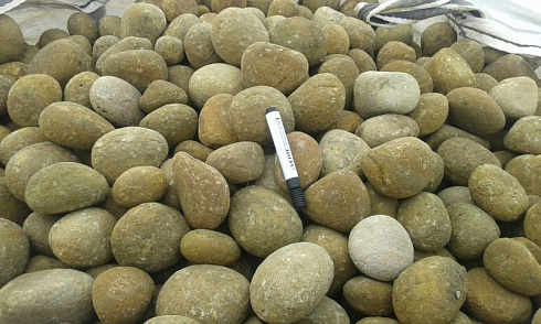 Kamenclub.ru: Песчаник ядра, фр. 100-300 мм  купить в Ростове-на-Дону песчаник бежевый серый рыжий речная галька 5 000 руб/т   фото КАМЕНЬ КЛУБ