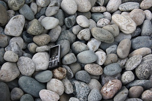 Kamenclub.ru: Галька речная окат (ассорти) фр. 50-100 мм. купить  в Ростове-на-Дону галька природная округлая серая белая черная серая коричневая синяя галька речная окатанная округлая 6200 руб/т   фото КАМЕНЬ КЛУБ