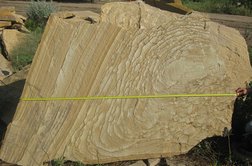Kamenclub.ru: Форматный камень (плаха) пошаговая дорожка от 70-150 см (4 -12 см)  купить в Ростове-на-Дону плитняк  форматный плаха желтый песчаник 9 000 руб/т   фото КАМЕНЬ КЛУБ
