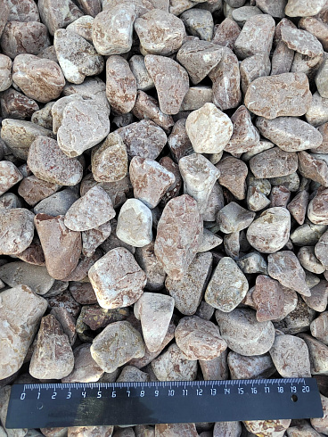 Kamenclub.ru: Мраморная крошка (щебень галтованный розовый) фр.20-40 мм.  купить в Ростове-на-Дону мрамор розовый, красный оголтованный округлый щебень  15000 руб/т   фото КАМЕНЬ КЛУБ