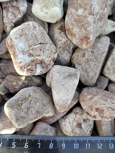 Kamenclub.ru: Мраморная крошка (щебень галтованный розовый) фр.20-40 мм.  купить в Ростове-на-Дону мрамор розовый, красный оголтованный округлый щебень  15000 руб/т   фото КАМЕНЬ КЛУБ