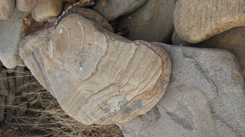 Kamenclub.ru: Песчаник пластушка галтованный желтый с рисунком (3 см)  купить в Ростове-на-Дону плитняк - пластушка желтый песчаник 21000 руб/м3   фото КАМЕНЬ КЛУБ