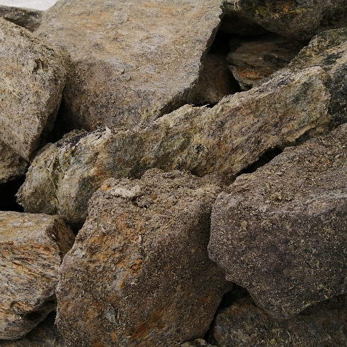 фото Змеевик салатовый  (фр. 70-100 мм)  купить в Ростове-на-Дону в интернет-портале КАМЕНЬ КЛУБ