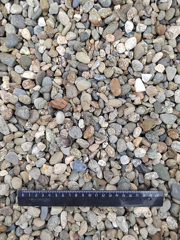 Kamenclub.ru: Галька речная окат (серая) фр.10-20 мм купить  в Ростове-на-Дону галька речная серая, серый, темно-серый, светло-серый, коричневый ландшафтная декоративная речная окатанная округлая галька 5000 руб/т   фото КАМЕНЬ КЛУБ