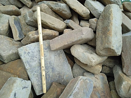 Kamenclub.ru: Песчаник для мощения дорожек, площадок, парковок ( фр 5-10 см)  купить в Ростове-на-Дону песчаник  серый желтый коричневый рыжий песчаник оголтованный окатанный 6500 руб/т   фото КАМЕНЬ КЛУБ