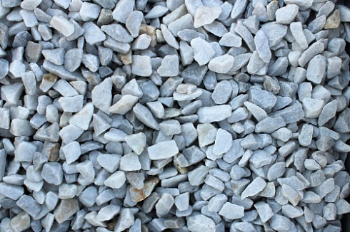 Kamenclub.ru: Мраморная крошка, щебень, цвет-белый,  фр. 20-40 мм.  купить в Ростове-на-Дону мрамор белый молочный слоновая кость айвори  мраморная крошка ландшафтная 12000 руб/т   фото КАМЕНЬ КЛУБ