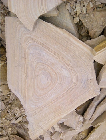 Kamenclub.ru: Форматный камень (плаха) пошаговая дорожка от 70-150 см (4 -12 см)  купить в Ростове-на-Дону плитняк  форматный плаха желтый песчаник 9 000 руб/т   фото КАМЕНЬ КЛУБ