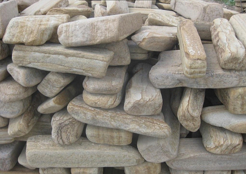 Kamenclub.ru: Песчаник пластушка галтованный желтый с рисунком (3 см)  купить в Ростове-на-Дону плитняк - пластушка желтый песчаник 21000 руб/м3   фото КАМЕНЬ КЛУБ