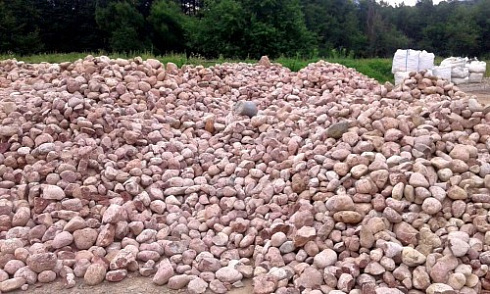 Kamenclub.ru: Розовый валунчик фр.100-300 мм.  купить в Ростове-на-Дону крупный природный камень розовый, серый молочный красный речной галечник природный 7850 руб/т   фото КАМЕНЬ КЛУБ